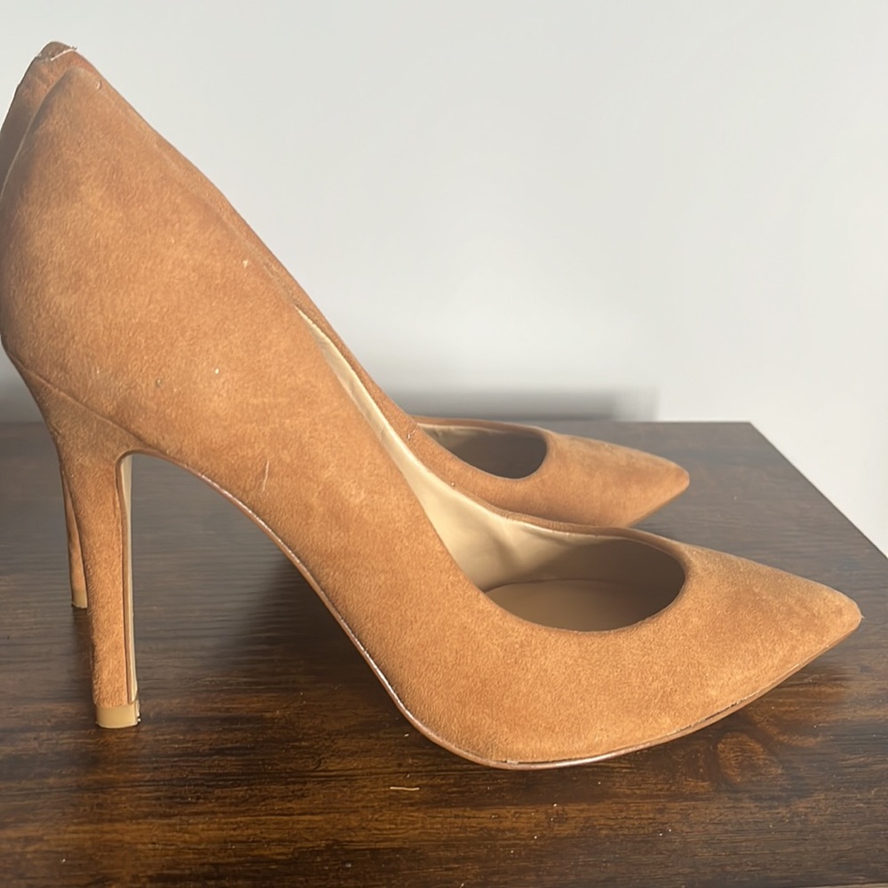 Guess - Mustard/Sandy/Beige Suede Pumps - 8.5M